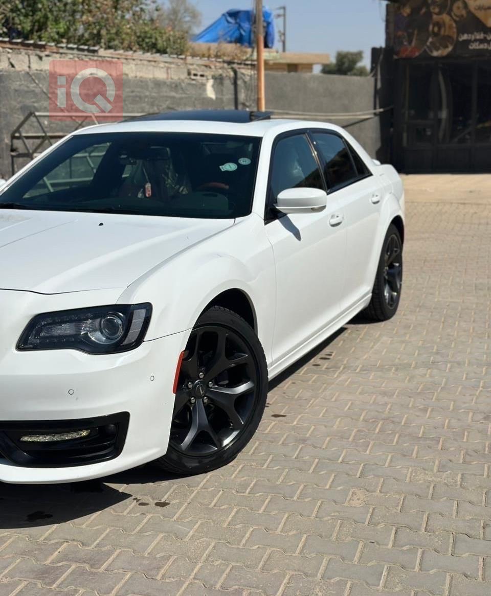 كرايسلر 300